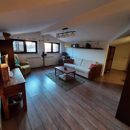 Nice, Cosy Studio Apartment With Shared Outdoor Pool Banjole Luaran gambar