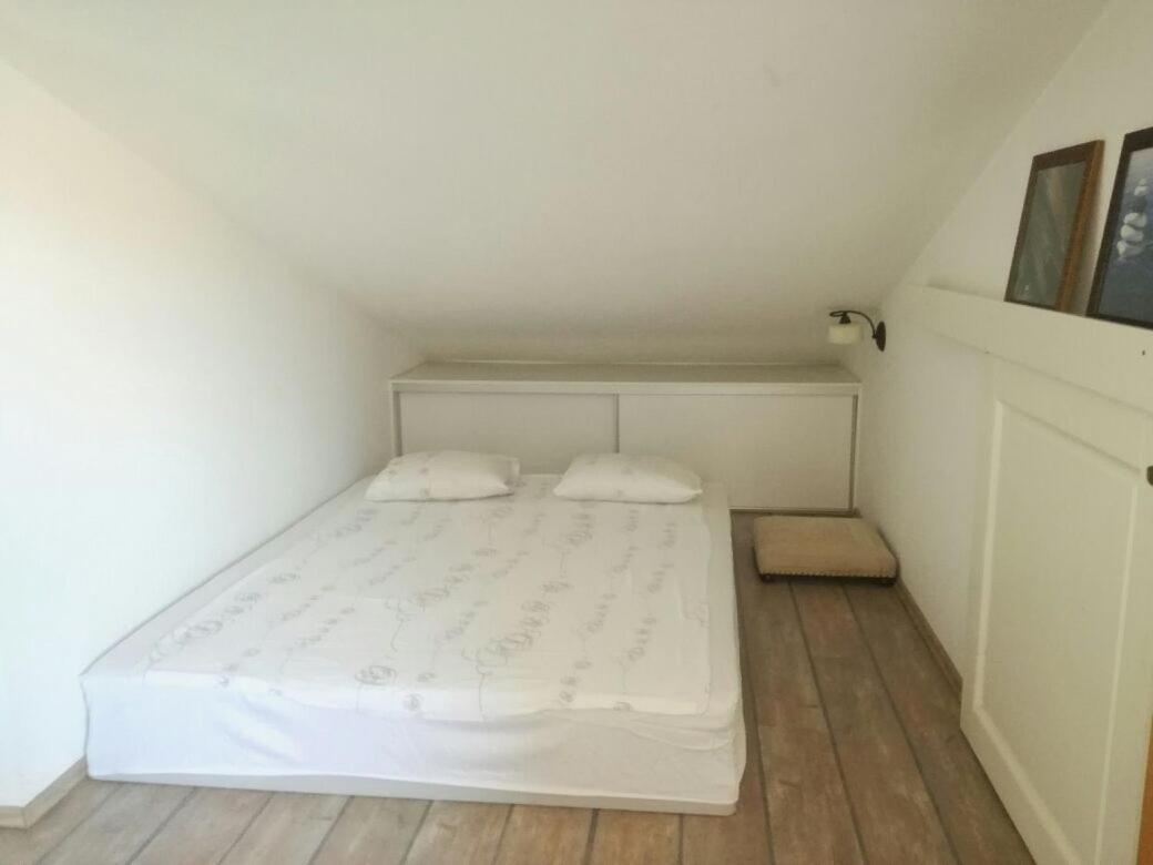 Nice, Cosy Studio Apartment With Shared Outdoor Pool Banjole Luaran gambar