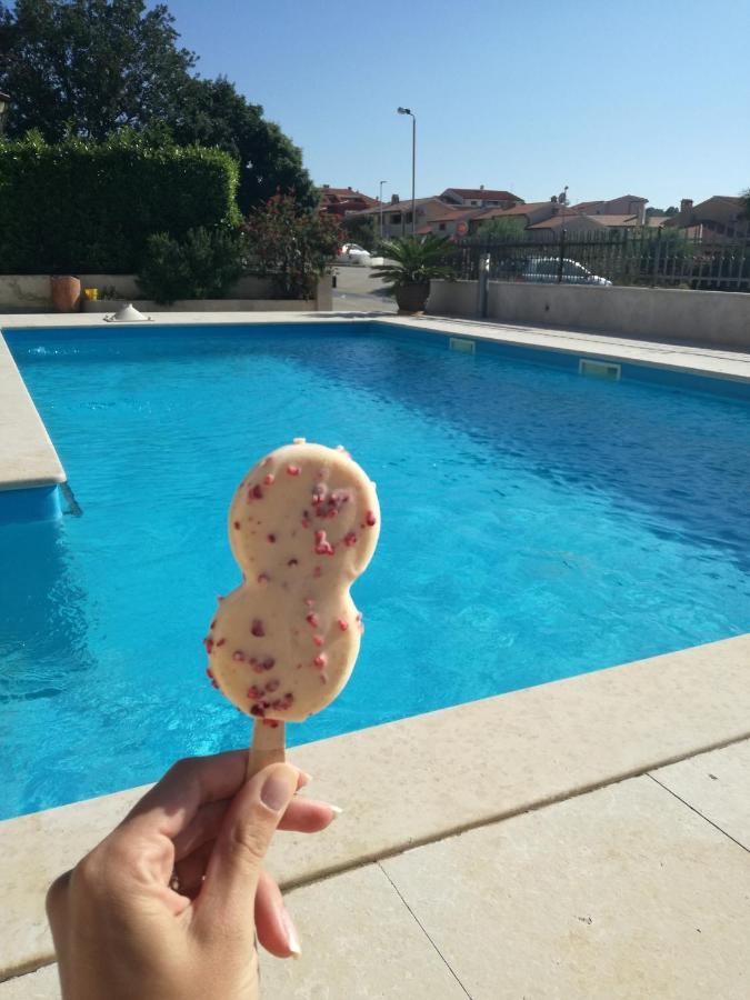 Nice, Cosy Studio Apartment With Shared Outdoor Pool Banjole Luaran gambar