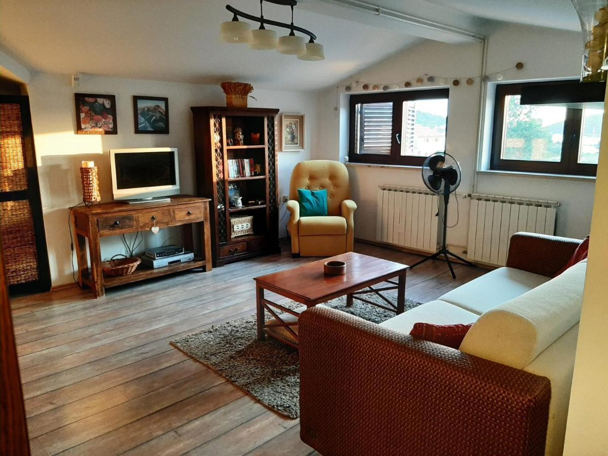Nice, Cosy Studio Apartment With Shared Outdoor Pool Banjole Luaran gambar